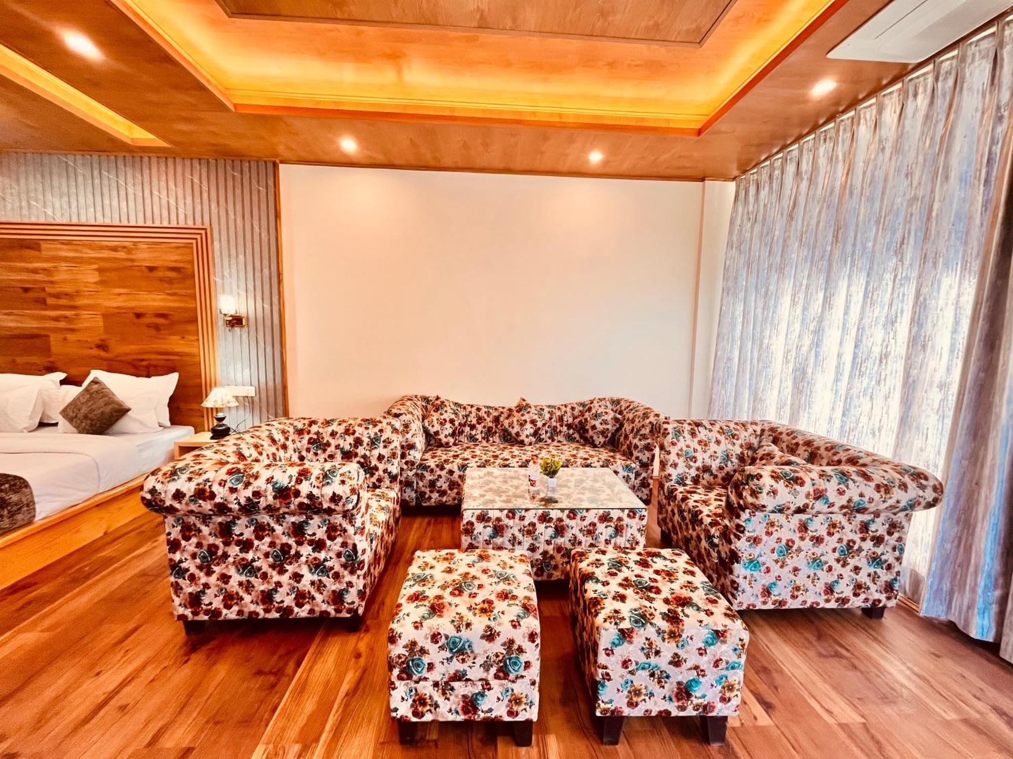 Naina Deventure Resort, Manali - Premium Rooms With Centrally Heated & Scenic View Exterior foto