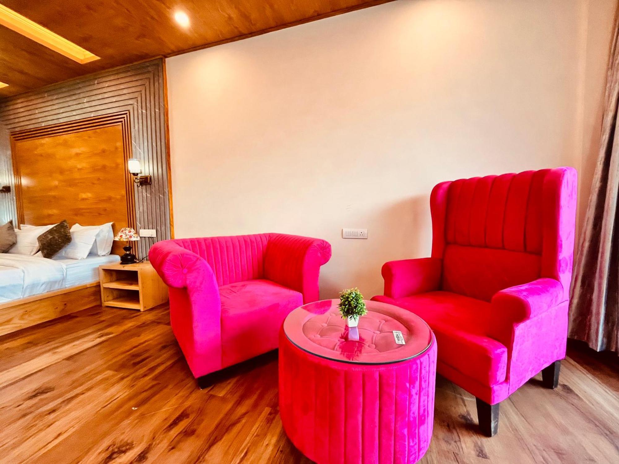 Naina Deventure Resort, Manali - Premium Rooms With Centrally Heated & Scenic View Exterior foto